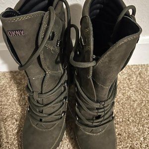 DKNY Women's Lenni Lace-Up Platform Block-Heel Boots Olive Green Women 9